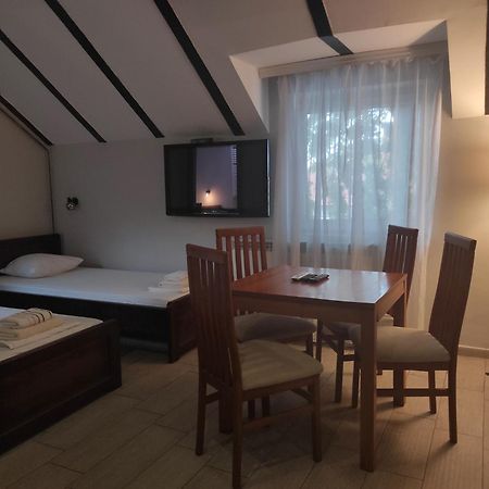 Apartments & Accommodation Stojic Novi Sad Ngoại thất bức ảnh