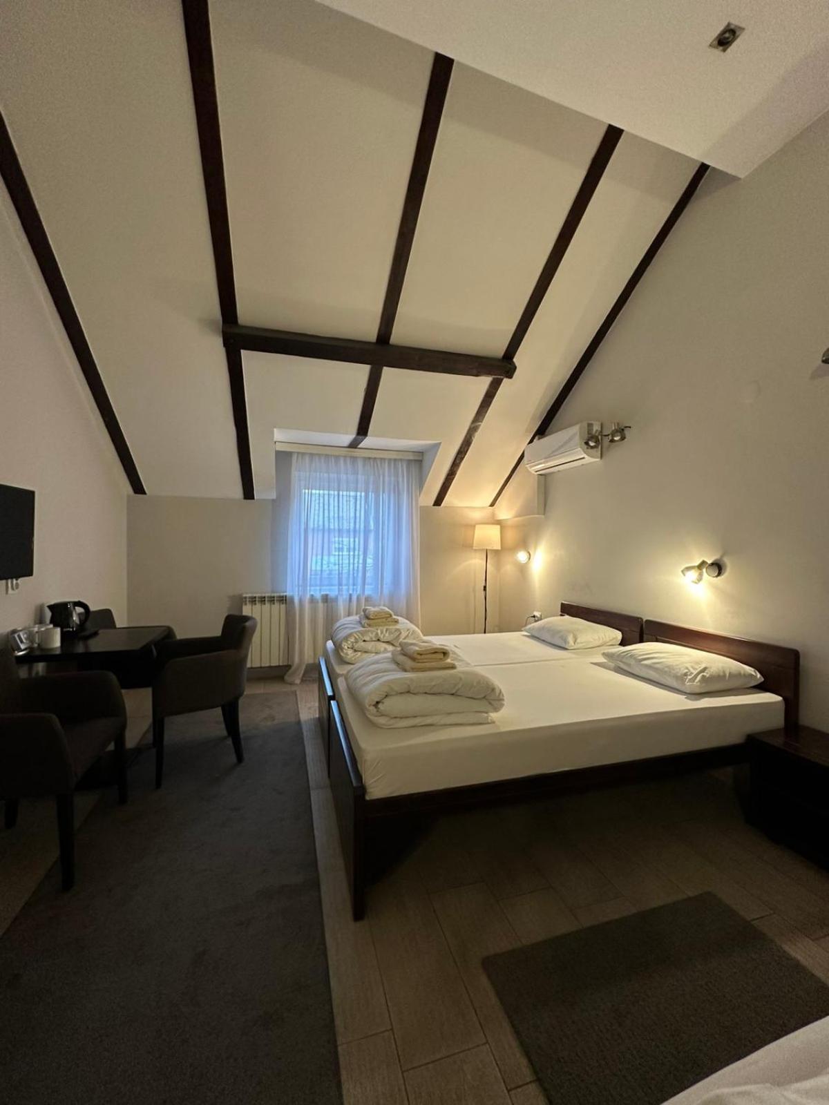 Apartments & Accommodation Stojic Novi Sad Phòng bức ảnh