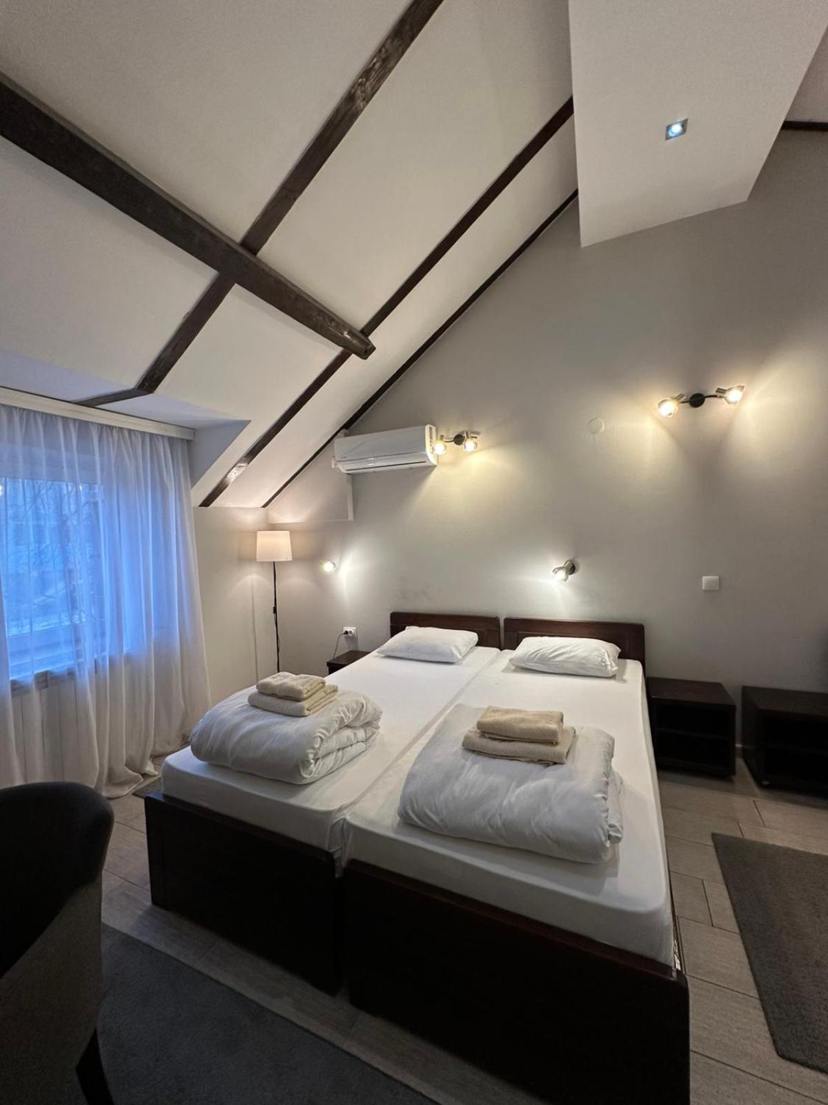 Apartments & Accommodation Stojic Novi Sad Phòng bức ảnh